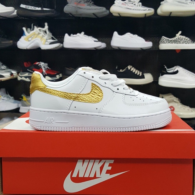Giày nike cr7 mạ vàng