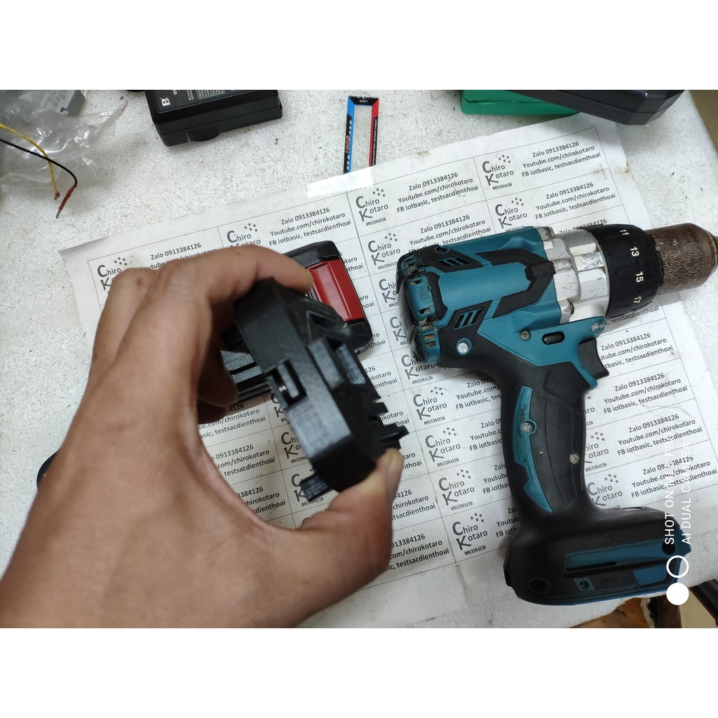 Đế chuyển pin máy Ozito 18V hệ PXBP sang dùng cho máy Makita LXT bản FULL