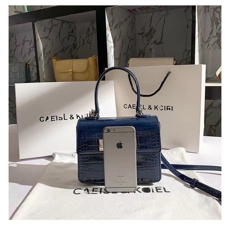 Túi xách tay đeo vai mẫu 2022 thời trang dành cho nữ