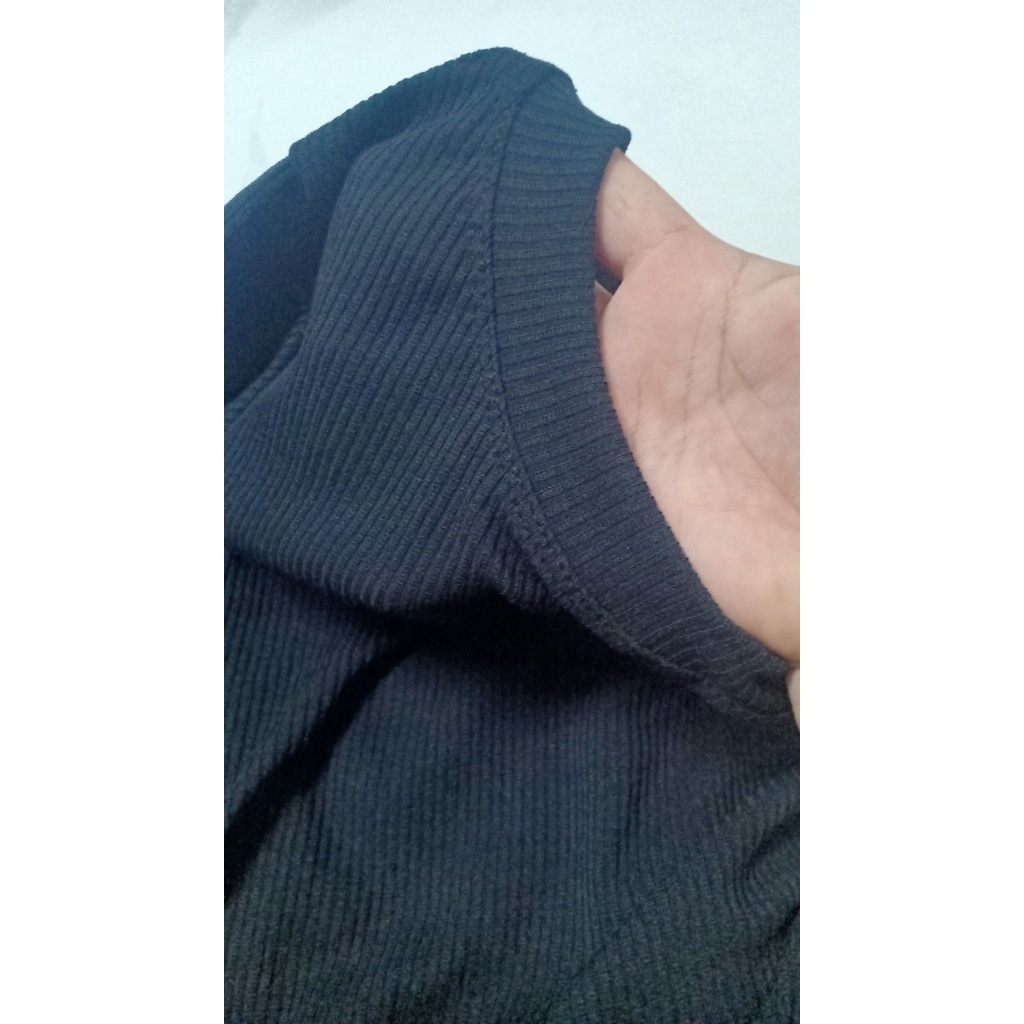 Váy ôm body nữ cổ tròn xẻ tà bên tay dài 1 màu đen chất thun gân mềm mịn co giãn tốt, váy ôm nữ bodyMIDORI247