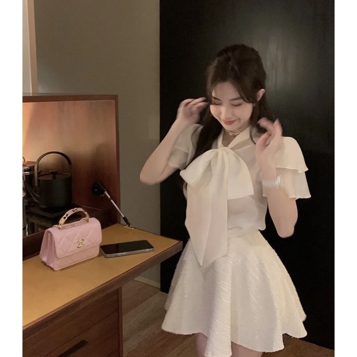 SET ÁO SƠ MI THẮT NƠ TAY TIÊN + CHÂN VÁY KEM
