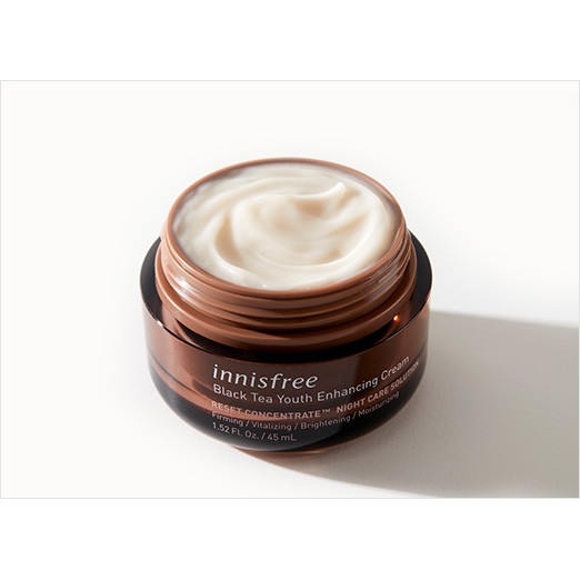 Kem Dưỡng Chống Lão Hóa Ban Đêm Innisfree Black Tea Youth Enhancing Cream 45mL