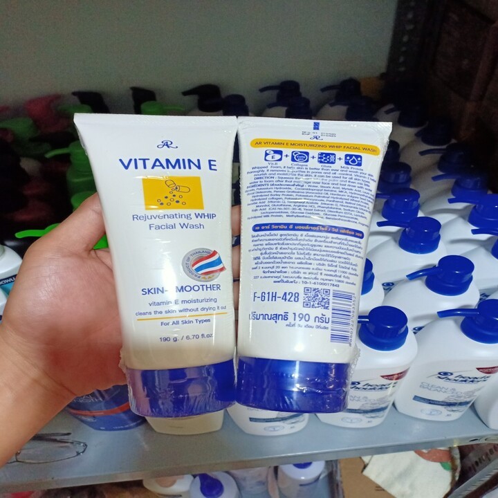 SỮA RỬA MẶT VITAMIN E 190GR THÁI LAN