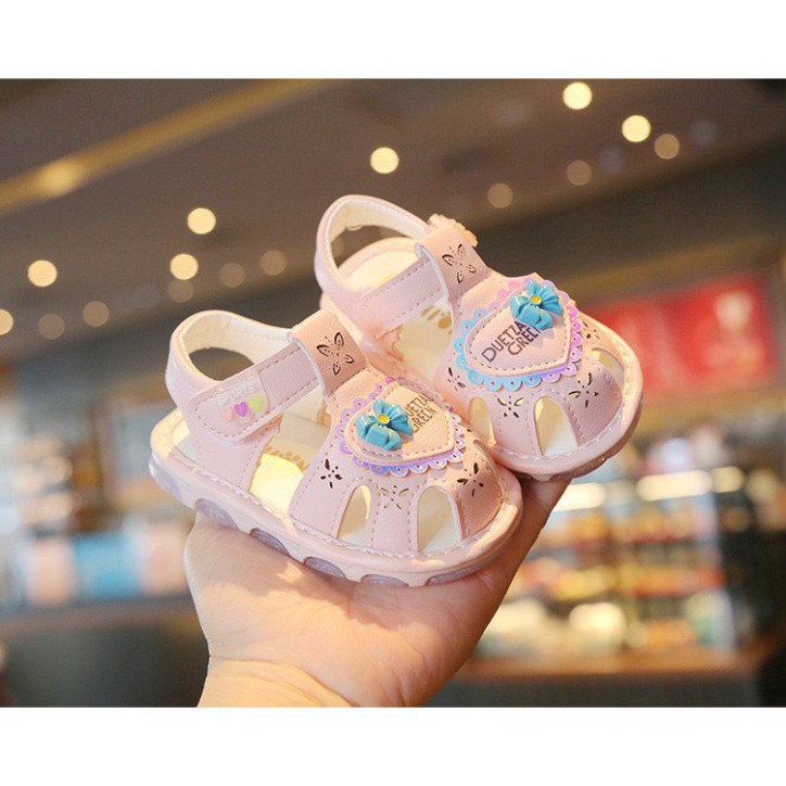 Giày Sandal Đế Mềm Phát sáng Xinh Xắn Cho Bé Gái Hàng Quảng Châu Cao Cấp (2026)