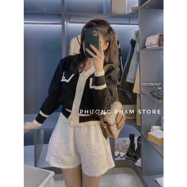Áo khoát len phối viền cổ tim
