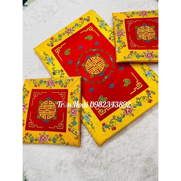 phụ kiện hầu đồng - đệm hầu gấm thêu hoa