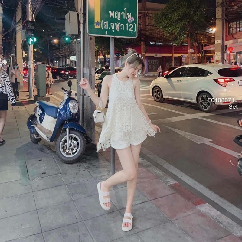 Set bộ ren hoa áo vạt đuôi tôm sát nách phối quần short!