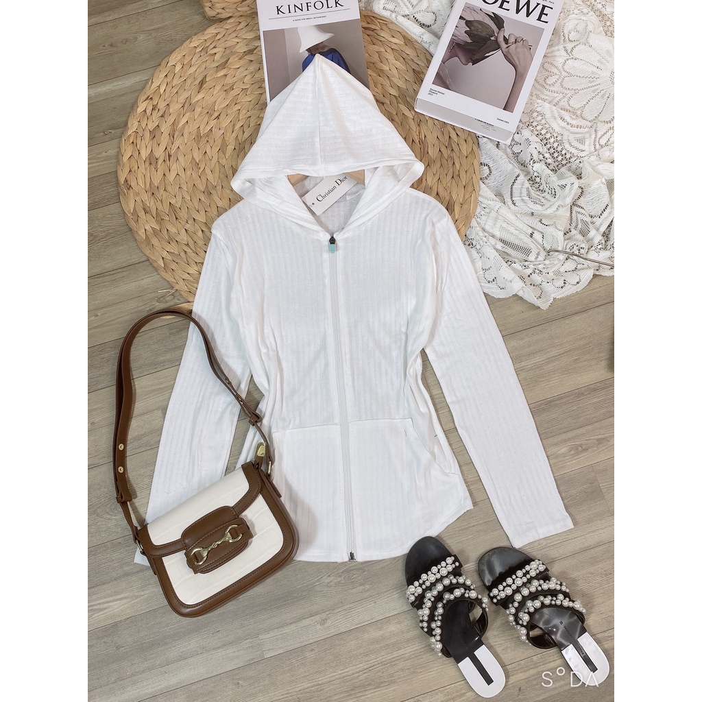 Bộ thể thao nữ áo body , quần bom