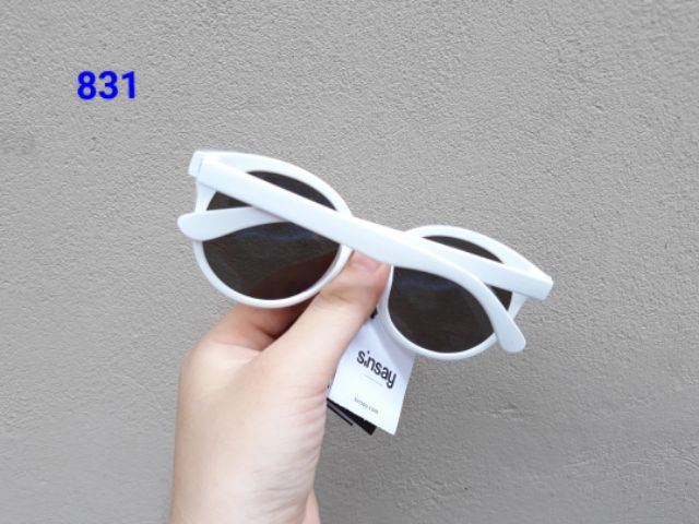 Kính Sinsay  có mail mua hàng của web chính hãng
