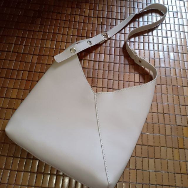 Túi tote da chữ V