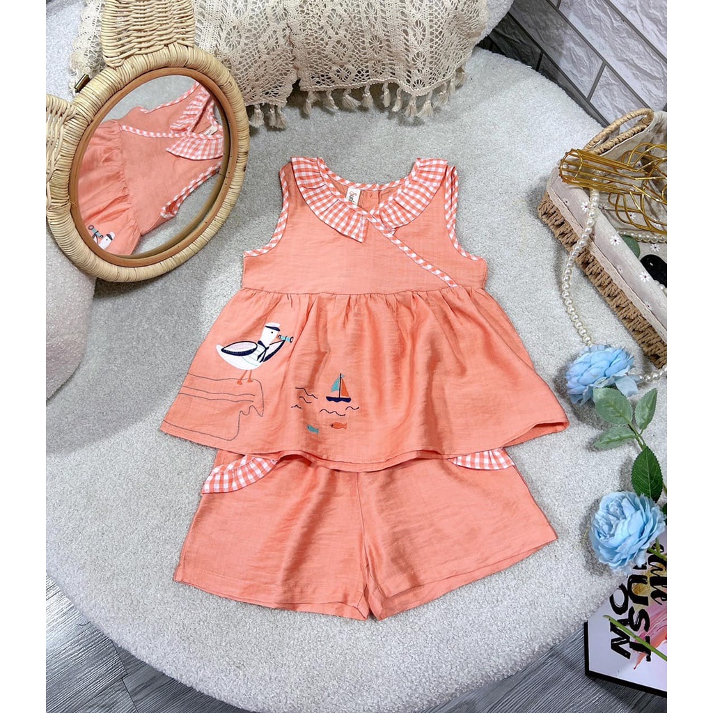 Sét bộ đũi tơ thêu bé gái .