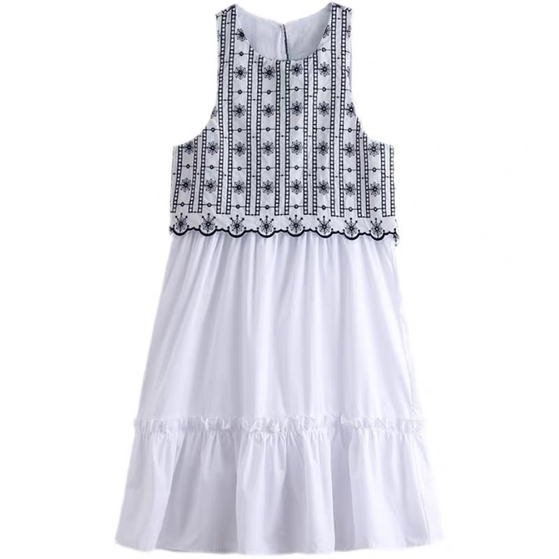 CÓ SẴN Váy sát nách vải thô thêu hoa