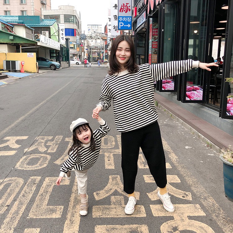 Áo Hoodie Gia đình 💝Cotton da cá (Hình thật chất áo + Logo Thương hiệu) 💝Sọc trắng đen tay dài cute