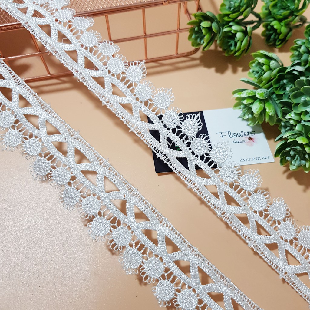 Dây REN trắng thêu cầu bông, bản 3,5cm, dùng may váy áo, may nội y siêu xinh