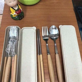 Bộ đũa thìa dĩa kèm hộp lúa mạch cao cấp