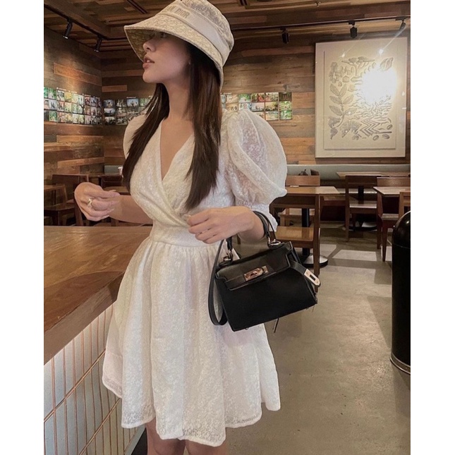 ĐẦM HOA NỔI TAY BO CHÉO NGỰC V