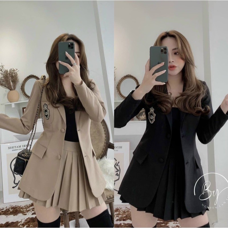 Set vest huy hiệu 3 món kèm chân váy xếp ly dễ thương