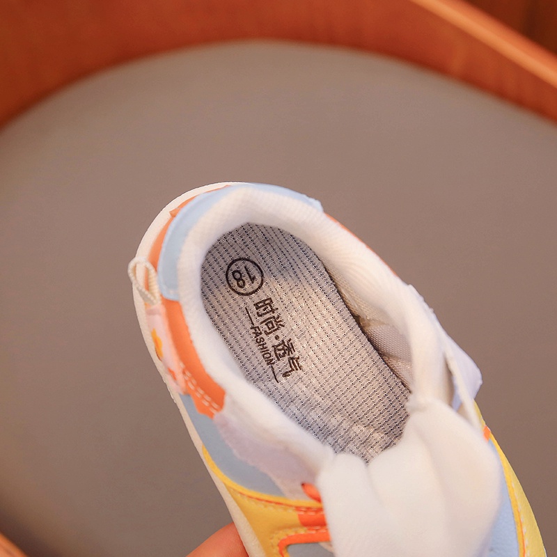 Giày Thể Thao Quai Dán Đế Mềm Thoải Mái Hình Kẹo Mút Đính Hoa Đáng Yêu Dành Cho Trẻ Em 0-3 Tuổi