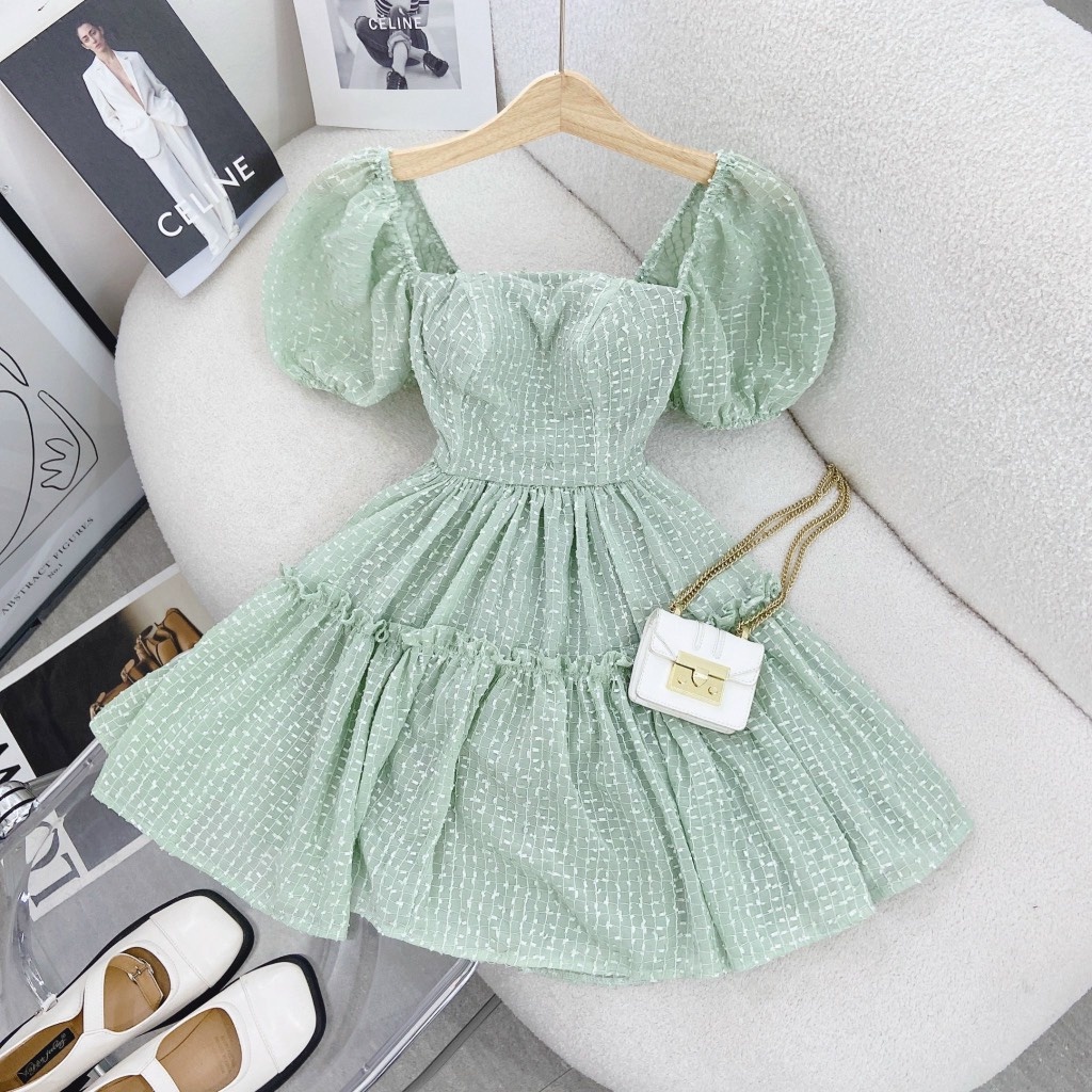 Đầm Cổ Vuông Xoè Hở Lưng - D0534