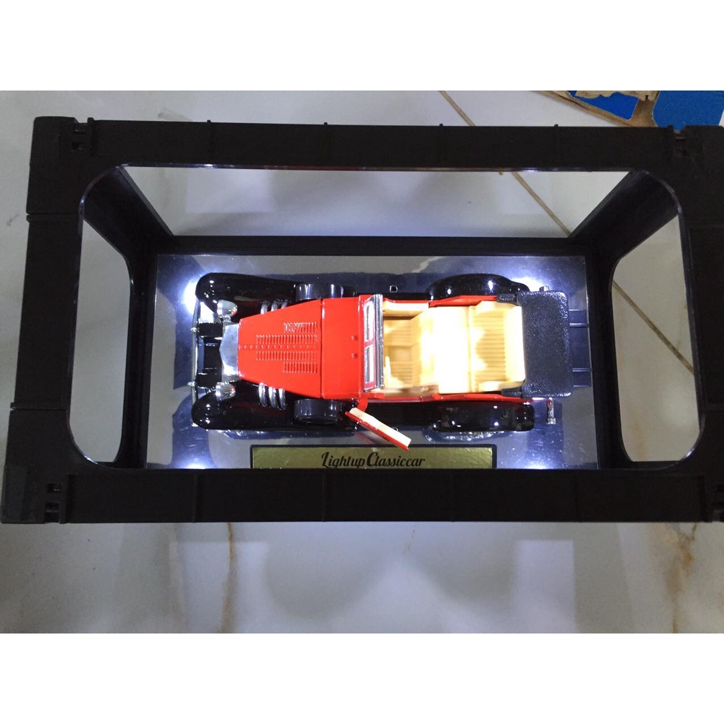 Mô hình lightup Classiccar tỉ lệ 1/24