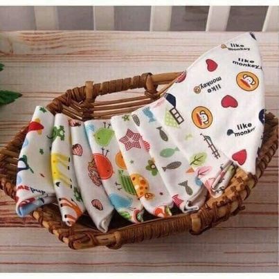 Khăn yếm tam giác cho bé chất liệu Cotton 2 lớp có cúc bấm cao cấp