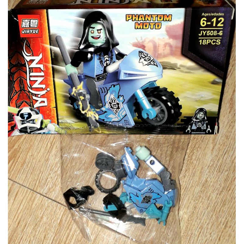 Lắp ráp 1 hộp LegoNinja PhanTom Moto 508 có nhiều chi tiết bằng nhựa