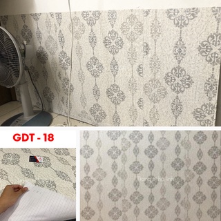 Giấy dán tường hoa văn decal cổ điển cao cấp