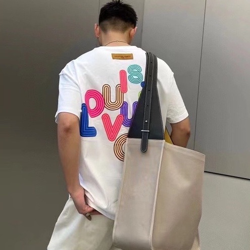 Áo T-shirt Louis Vuitton LV logo 7 màu SC