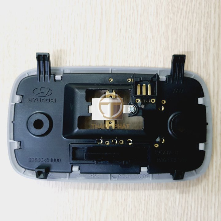 ĐÈN TRẦN SAU HUYNDAI ELANTRA ,AVANTE TC 2008 -2012