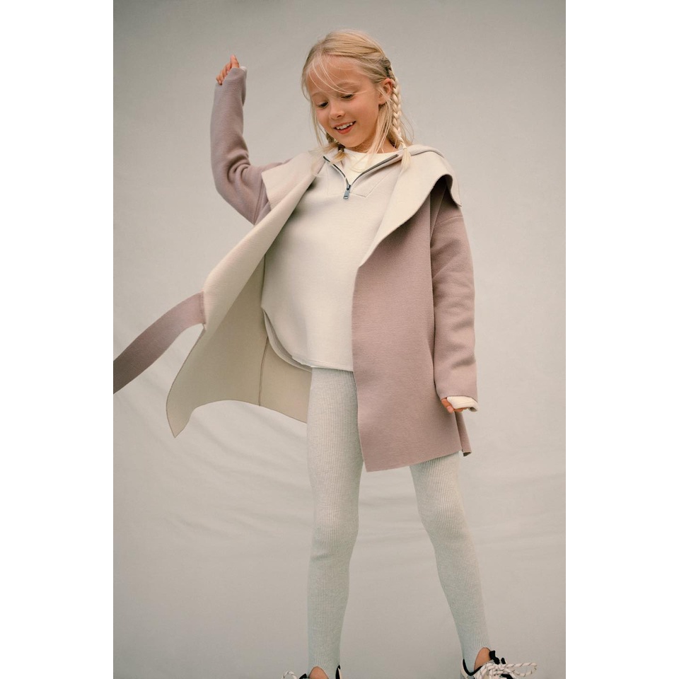 A572 - Áo khoác len ZR buộc eo bé gái