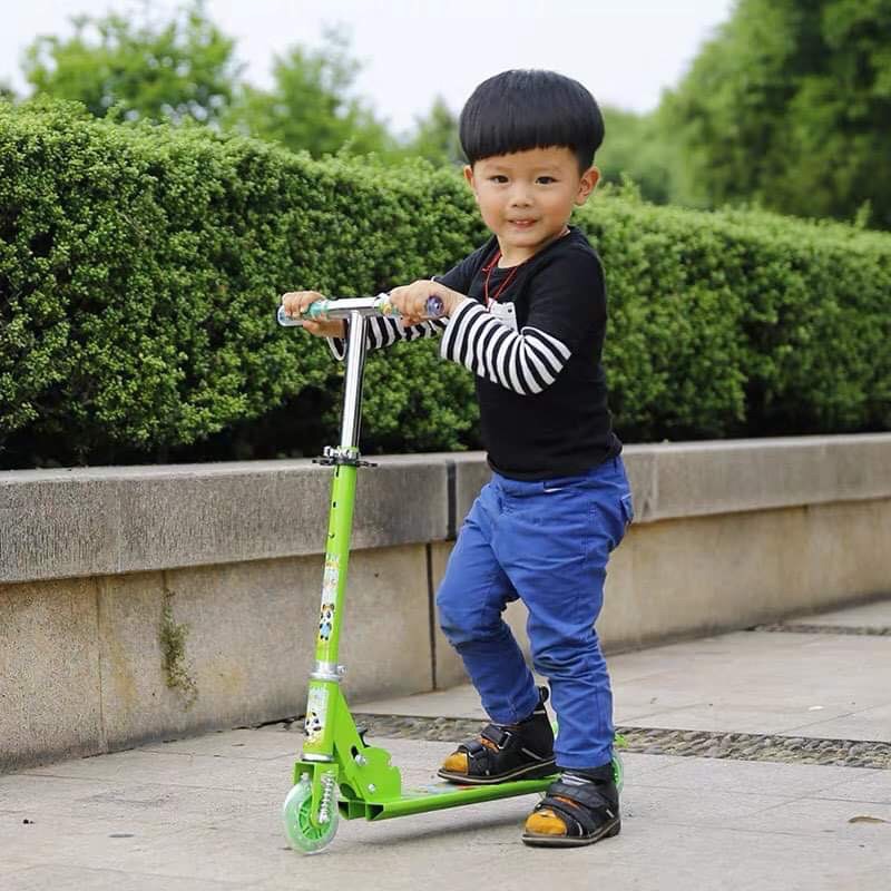 XE TRƯỢT SCOOTER CHO BÉ