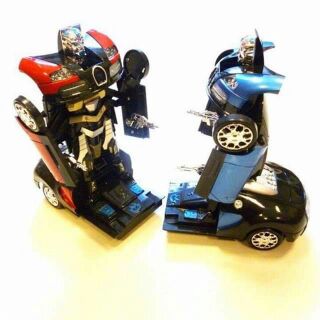 Ôtô biến hình robot