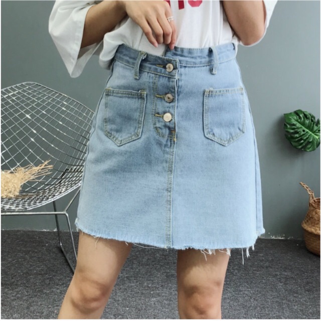 Chân váy jean lệch khuy