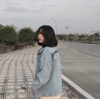 Áo khoá jean chữ