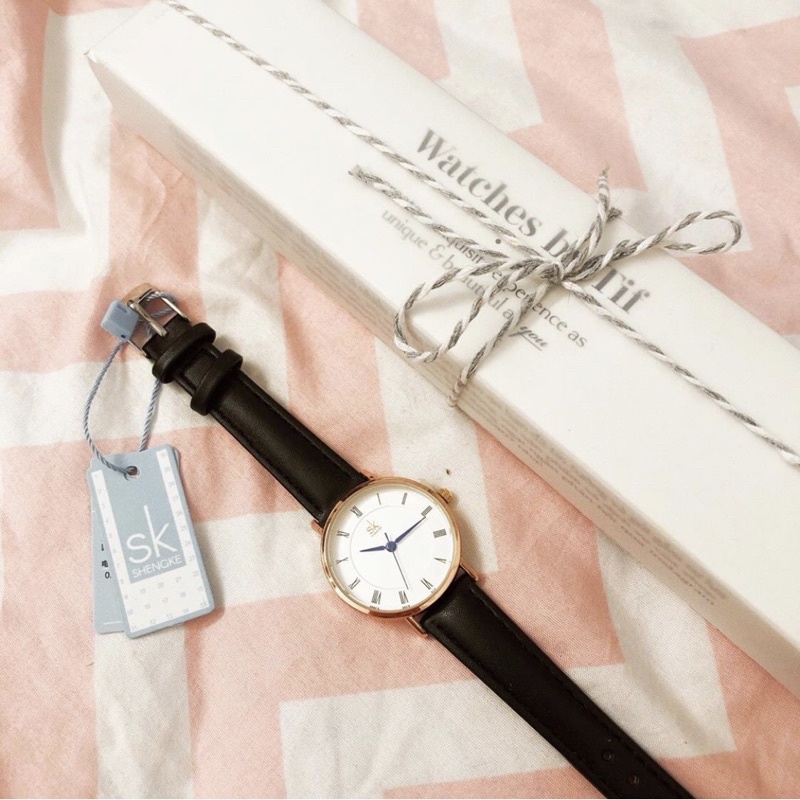 Đồng hồ cặp nam nữ dây da đen SHENGKE mặt la mã kim xanh đồng hồ đôi chính hãng đẹp Watchesbytif size 28mm &amp; size 40mm