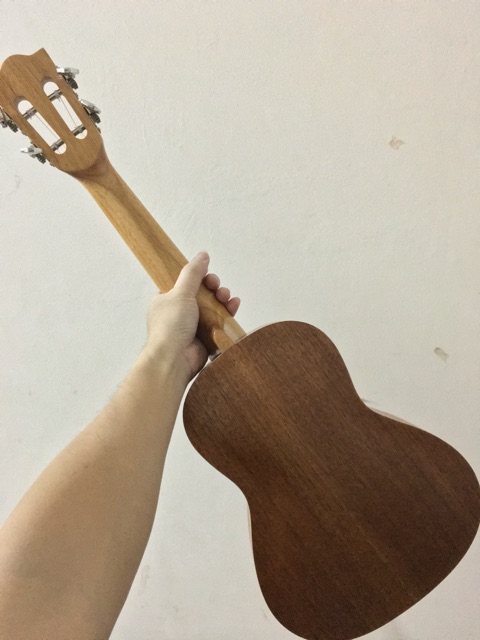 ĐÀN UKULELE CONCERT CẦN CLASSIC ( tặng kèm phụ kiện )