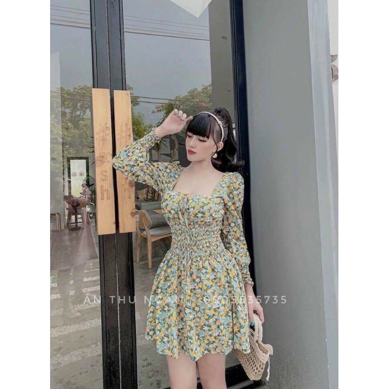 Váy hoa nhí cổ vuông