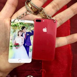 Móc khoá iPhone in hình theo yêu cầu