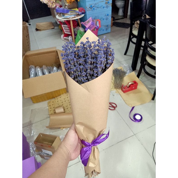 Bó hoa oải hương lavender khô 100 cành bó giấy kraf dễ thương
