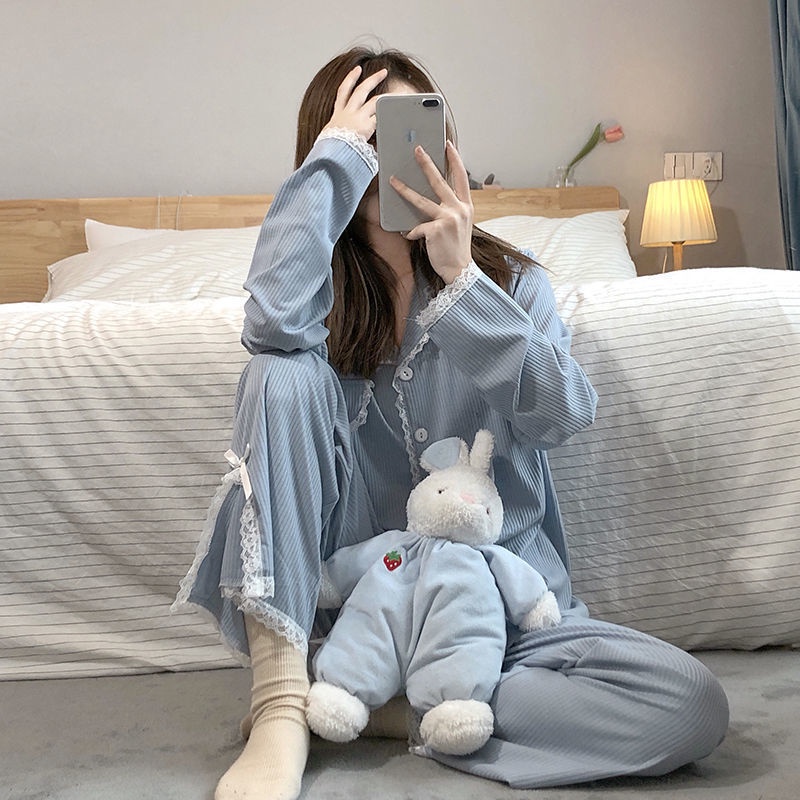 Bộ đồ ngủ tay dài dáng rộng phối ren đơn giản thời trang xuân thu mới cho nữ