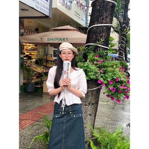 ariustees- Chân váy Flowery midi denim skirt | BigBuy360 - bigbuy360.vn