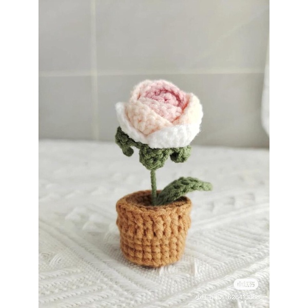 Cây Hoa Hồng Handmade bằng len.Đồ trang trí,lưu niệm siêu dễ thương