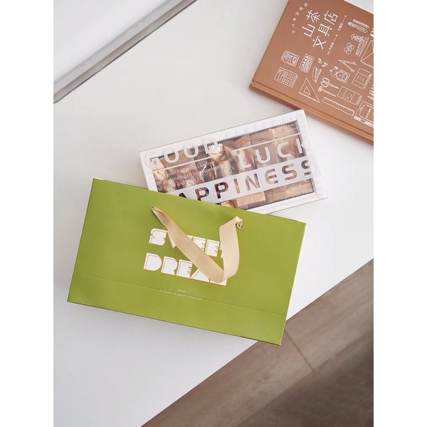 Hộp giấy mica HAPPINESS