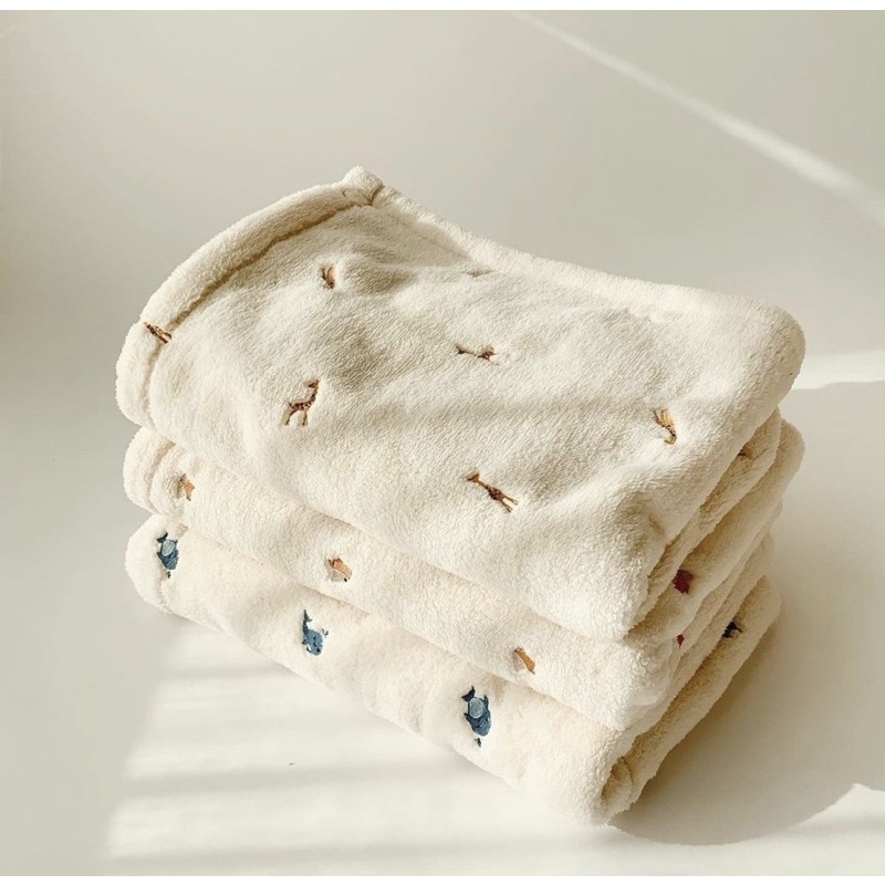 <auth+bill> Chăn lông tuyết Dottodot thêu hoạ tiết và Camping Microfiber Blanket Hàn quốc cho bé yêu