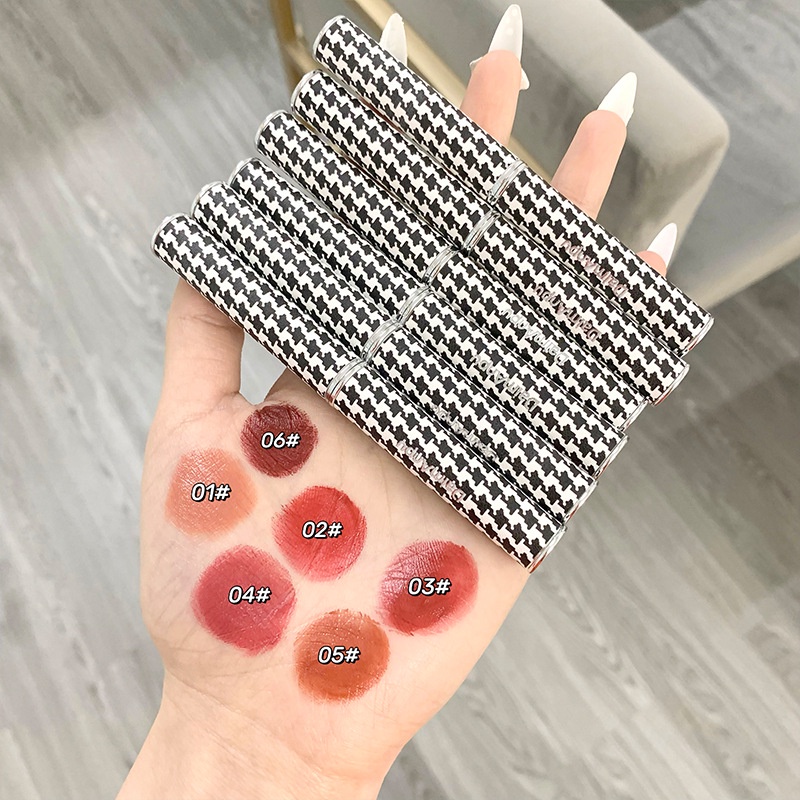 Son Môi Màu Lì Mịn Như Nhung Lâu Trôi Không Dính Ly Ống Mỏng