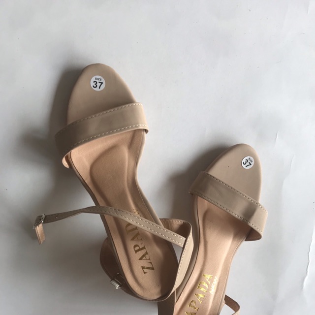 Còn size 35 38 giá 50k 1 đôi nha mọi người