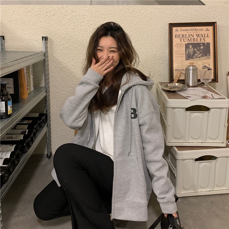 Áo khoác nữ SUXI tay dài dáng rộng in chữ cái thời trang