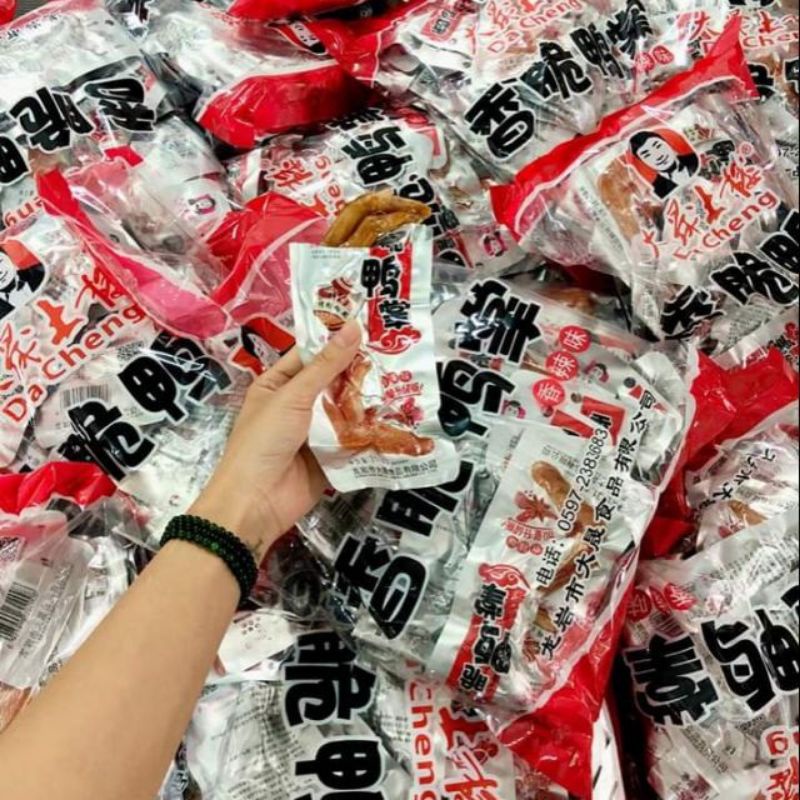 Bịch chân vịt cay Dacheng 30 chiếc 31,8gam