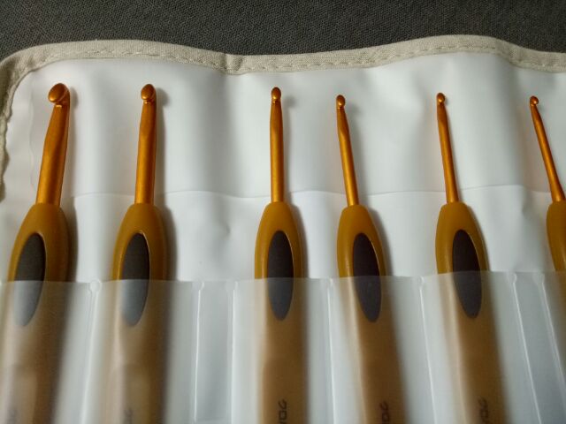 Bộ kim móc Clover