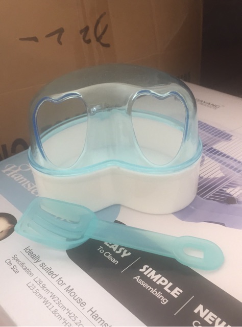 Nhà tắm hình ngôi sao cho hamster 9 x 9 x 8 cm (có thìa xúc cát)